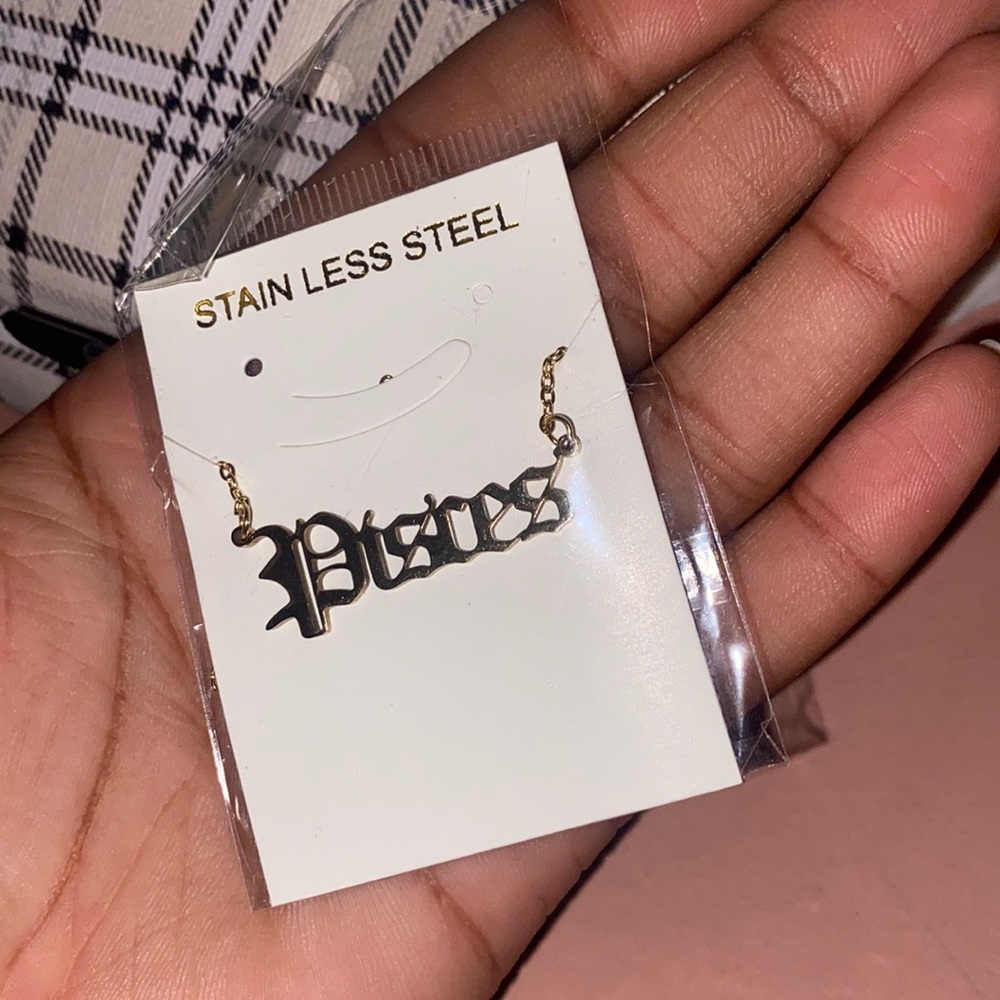 Zodiac Sign Necklaces : Pisces